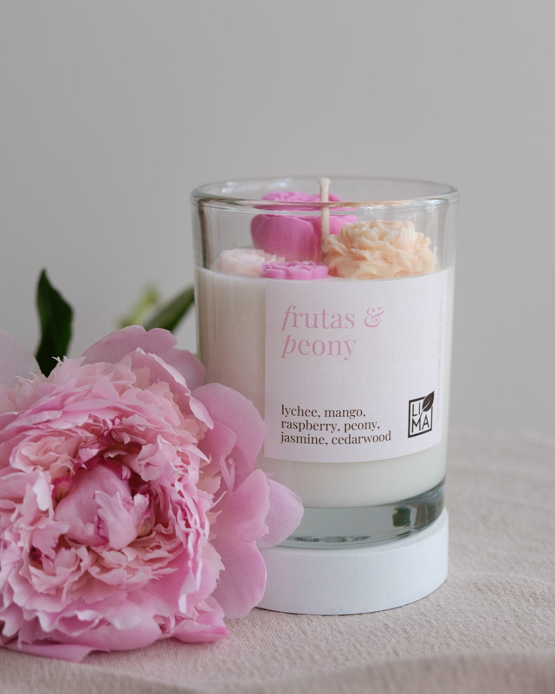 Blumige Duftkerze aus der LIMA-Manufaktur