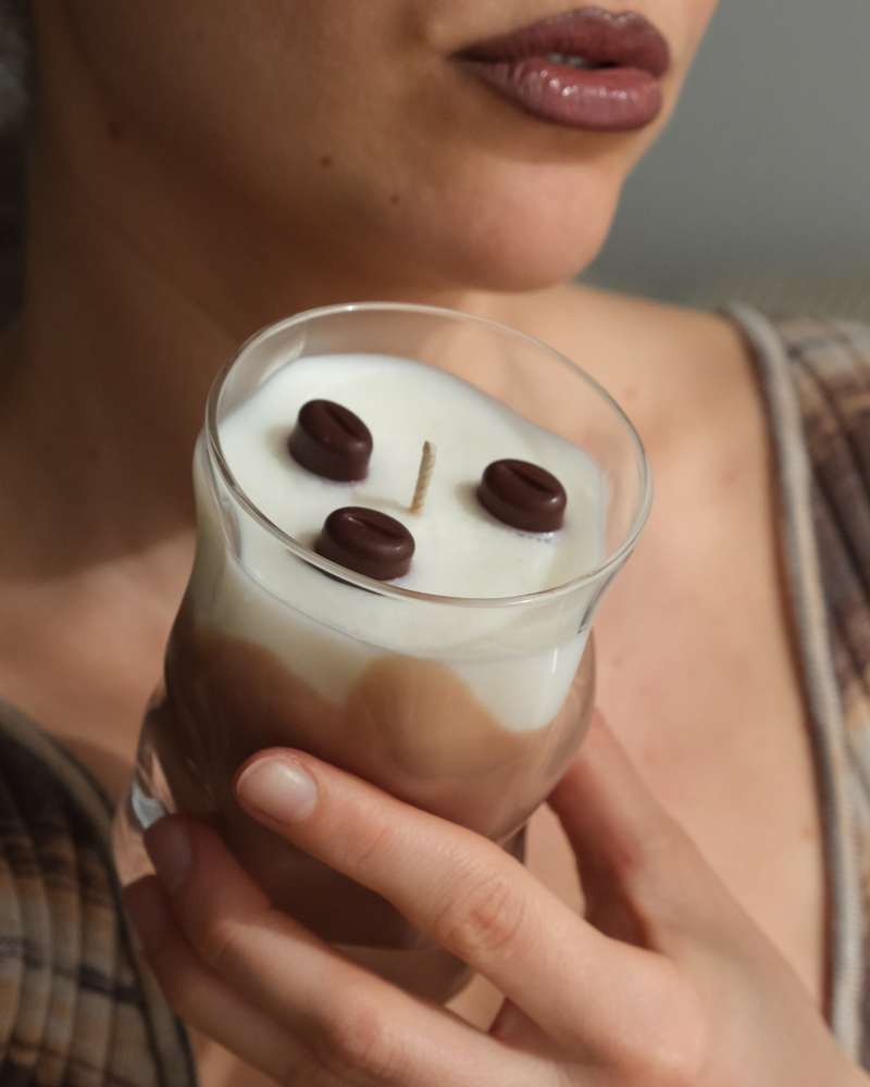 
                  
                    Design-Duftkerze Kaffee
                  
                