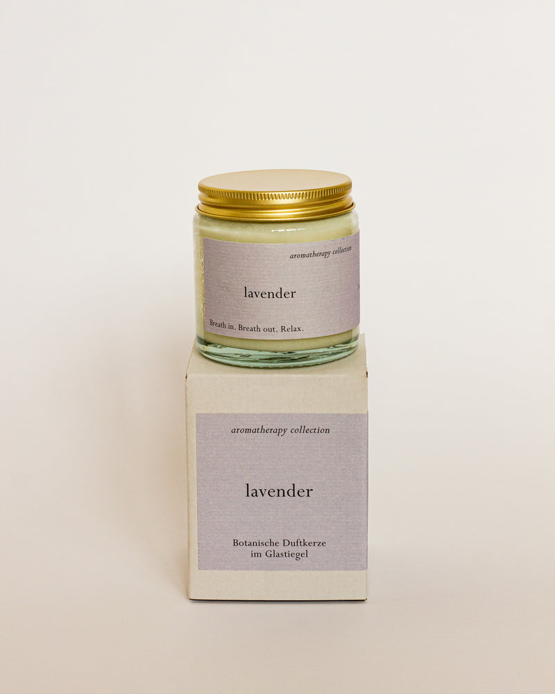 
                  
                    Lavender Aromakerze - natürliche Duftkerze
                  
                